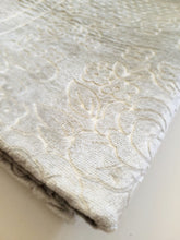 Charger l'image dans la galerie, Detail tapis gris clair